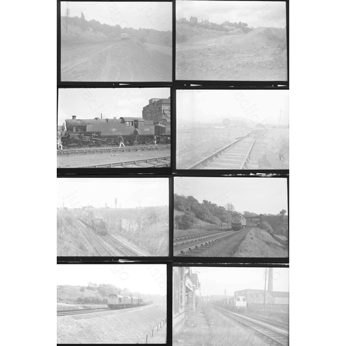 90 - Railway. Infrastructure. A very interesting lot of approx. 200 x black and white, medium format nega... 