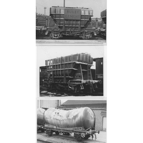 141 - Railway. Infrastructure - Wagons. A selection of approx. 185, black and white and colour prints, mos... 