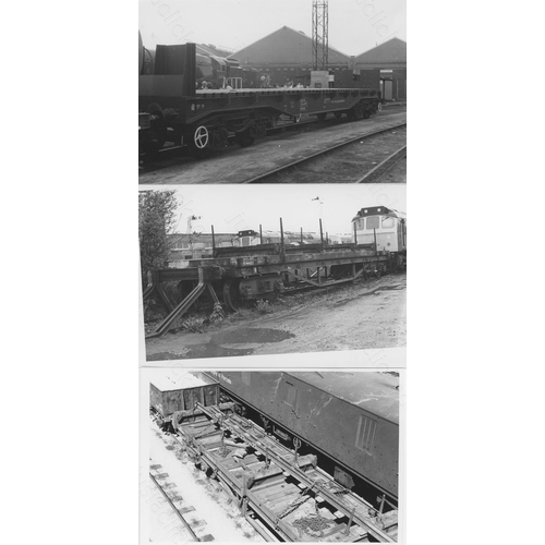 143 - Railway. Infrastructure - Wagons. A selection of approx. 160, black and white and colour prints, mos... 