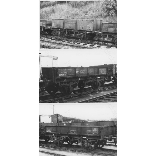 144 - Railway. Infrastructure - Wagons. A selection of approx. 180, black and white and colour prints, mos... 