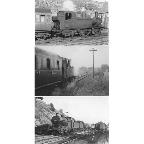 16 - Railway. B.R. Steam and Diesel. A box of Approx. 700, black and white, postcard size prints. The pri... 