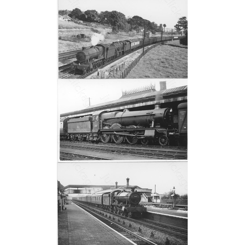 209 - Railway. BR(W)/GWR Locomotives. A good collection of approx. 500, black and white postcard size prin... 