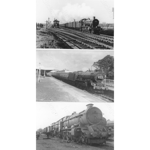 209 - Railway. BR(W)/GWR Locomotives. A good collection of approx. 500, black and white postcard size prin... 