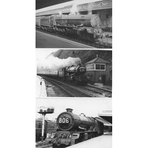 239 - Railway. BR(W)/GWR Locomotives. A good collection of approx. 500, black and white postcard size prin... 