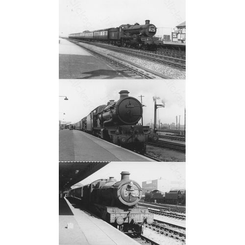 239 - Railway. BR(W)/GWR Locomotives. A good collection of approx. 500, black and white postcard size prin... 