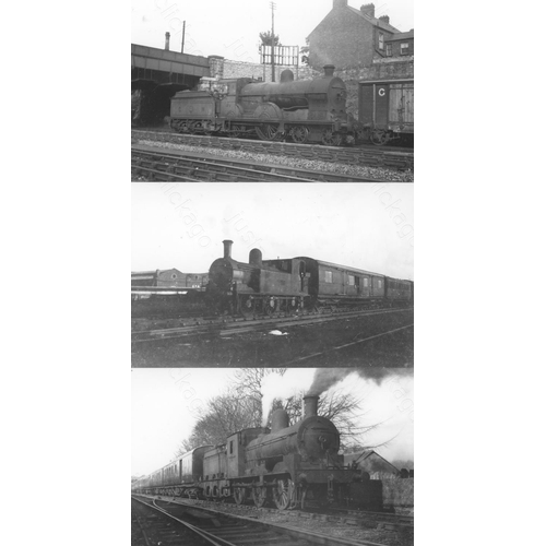 241 - Railway. Overseas Traction - IRELAND. A selection of approx. 100, black and white, postcard sized pr... 