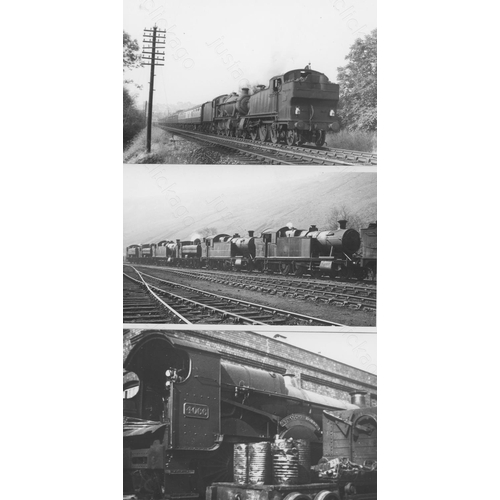 281 - Railway. GWR Locomotives. A shoebox of approx. 1000, black and white postcard size prints of GWR, BR... 