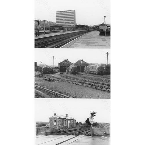 282 - Railway. Infrastructure. A good collection of approx. 400, black and white postcard size prints. The... 