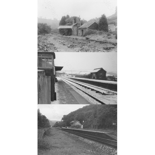 282 - Railway. Infrastructure. A good collection of approx. 400, black and white postcard size prints. The... 