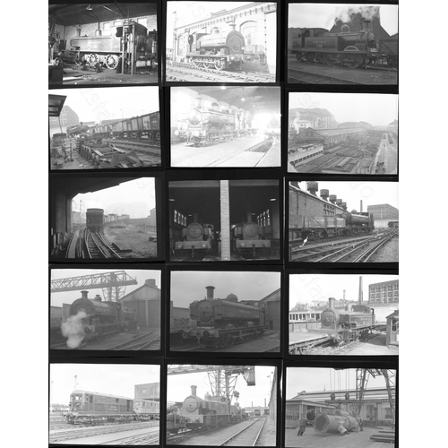 286 - Railway. London Transport. A selection of good quality original negatives. There are approx. 100 med... 