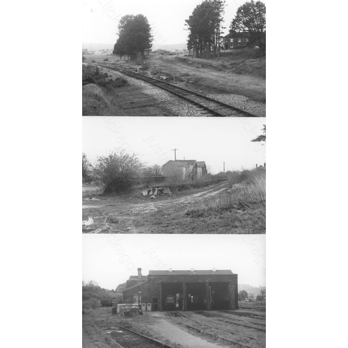 287 - Railway. Infrastructure. A selection of approx. 300, black and white postcard sized prints, with som... 