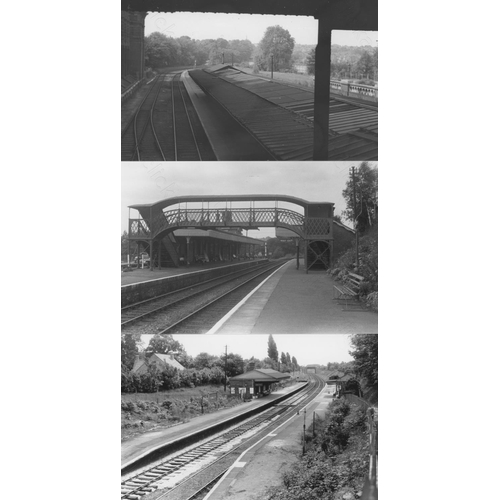 288 - Railway. Infrastructure. A selection of approx. 400, black and white postcard sized prints, with som... 