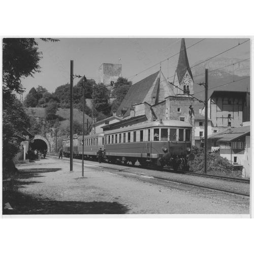 67 - Railway. Overseas Traction. A selection of approx. 75, black and white prints, in assorted sizes (se... 