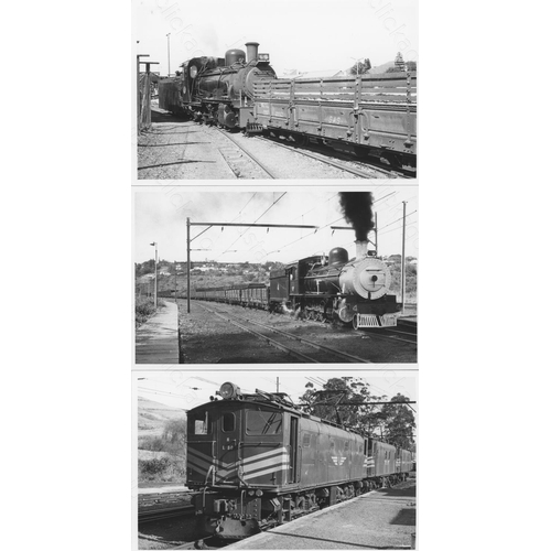 207 - Railway. Overseas Traction - SOUTH AFRICA. A collection of approx. 120, black and white, postcard si... 