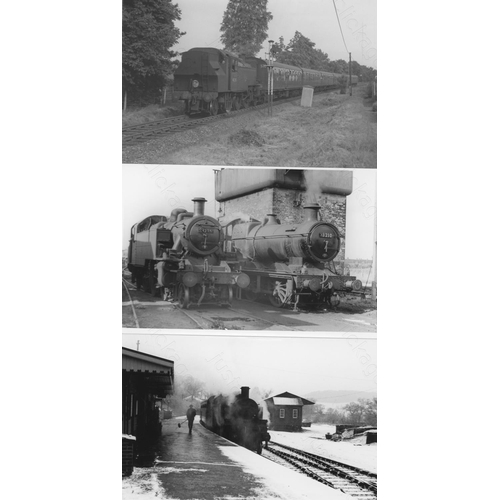 76 - Railway. L.M.S. Locomotives. A box of Approx. 750, black and white, postcard size prints. The prints... 