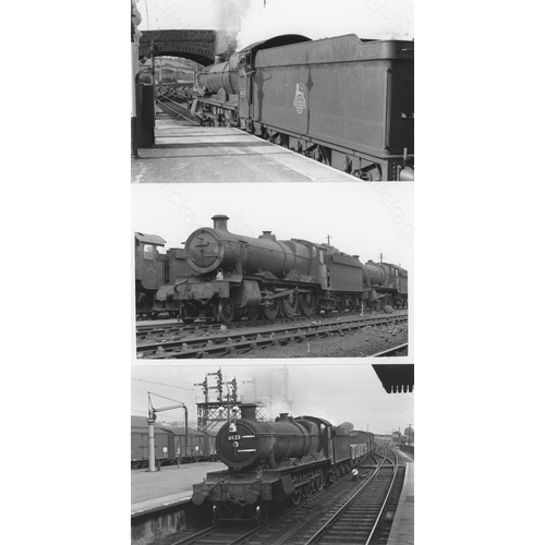 80 - Railway. G.W.R. Locomotives. A box of Approx. 700, black and white, postcard size prints. The prints... 