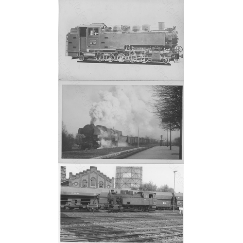 98 - Railway. Overseas Traction - WEST GERMANY. A collection of approx. 300, black and white, postcard si... 