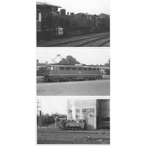 98 - Railway. Overseas Traction - WEST GERMANY. A collection of approx. 300, black and white, postcard si... 