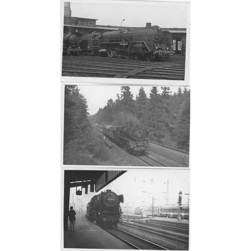 454 - Railway. Overseas Traction - Germany. A collection of approx. 150+, mainly black and white, postcard... 