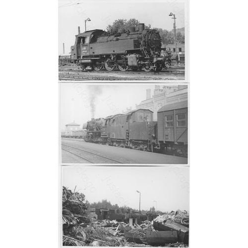 454 - Railway. Overseas Traction - Germany. A collection of approx. 150+, mainly black and white, postcard... 