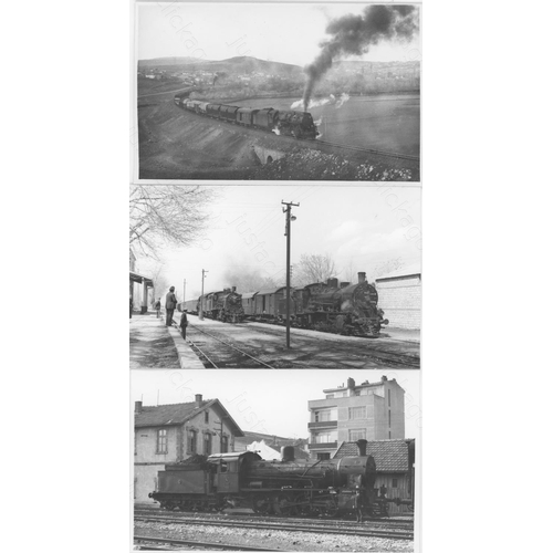 456 - Railway. Overseas Traction - Turkey. A collection of approx. 100, black and white, postcard size pri... 