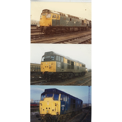 462 - Railway. Modern Traction. A shoebox containing approx. 700+ postcard size, colour prints. The prints... 