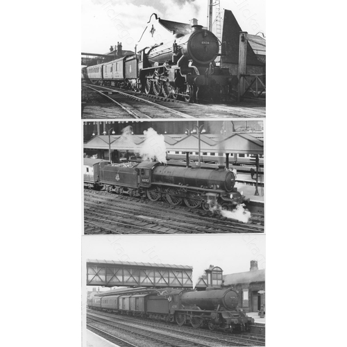 480 - Railway. B.R. Steam-ex L.N.E.R. A good assortment of approx. 300, black and white, postcard size pri... 