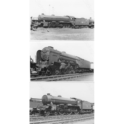 480 - Railway. B.R. Steam-ex L.N.E.R. A good assortment of approx. 300, black and white, postcard size pri... 