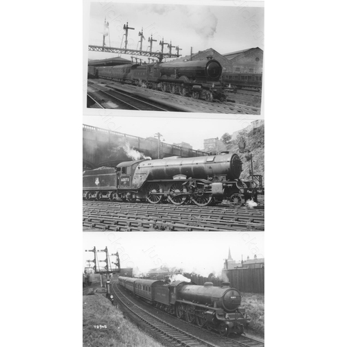 480 - Railway. B.R. Steam-ex L.N.E.R. A good assortment of approx. 300, black and white, postcard size pri... 