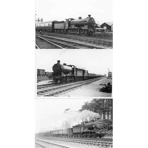 39 - Railway. B.R. Steam. A box of Approx. 750, black and white, postcard size prints. The prints are sli...