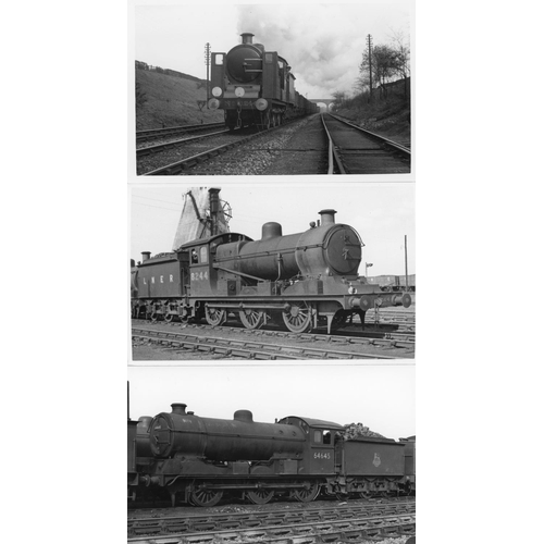 39 - Railway. B.R. Steam. A box of Approx. 750, black and white, postcard size prints. The prints are sli...