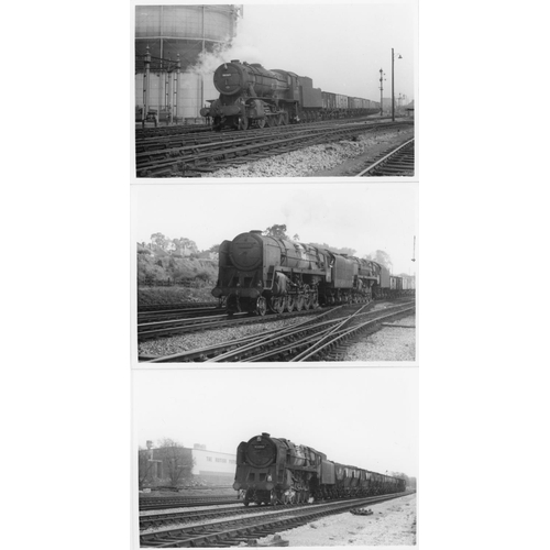 40 - Railway. B.R. Steam. A box of Approx. 700, black and white, postcard size prints. The prints are sli... 