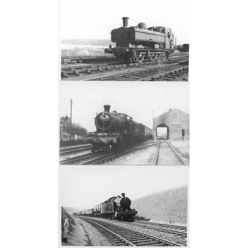 535 - Railway. B.R. Steam. A large box of approx. 1400, black and white, mostly, postcard size prints. The... 