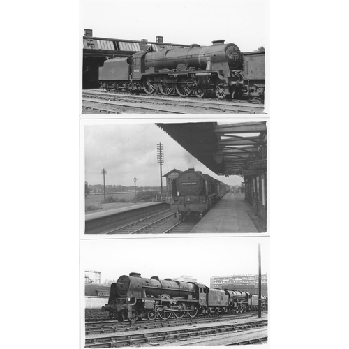 536 - Railway. B.R. Steam with some modern traction. A large box of approx. 1400, black and white, mostly,... 