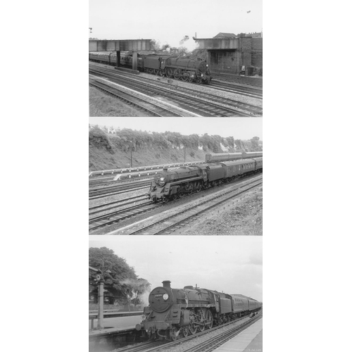 536 - Railway. B.R. Steam with some modern traction. A large box of approx. 1400, black and white, mostly,... 