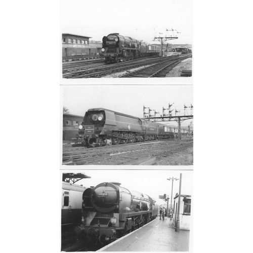 536 - Railway. B.R. Steam with some modern traction. A large box of approx. 1400, black and white, mostly,... 