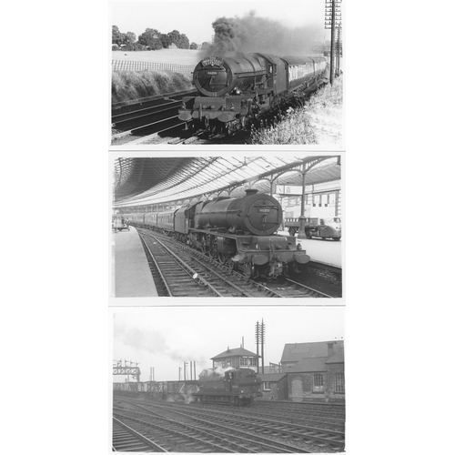 537 - Railway. B.R. Steam. A large box of approx. 1400, black and white, mostly, postcard size prints. The... 