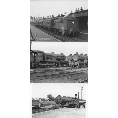 538 - Railway. B.R. Steam with some modern traction. A large box of approx. 1000+, black and white, mostly... 