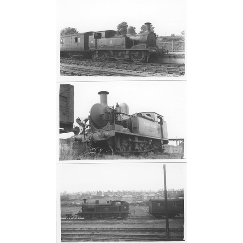 538 - Railway. B.R. Steam with some modern traction. A large box of approx. 1000+, black and white, mostly... 