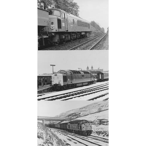 549 - Railway. Modern Traction. Approx. 300, black and white, with a few colour, postcard size prints. The... 