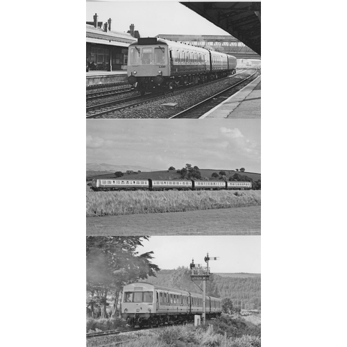 556 - Railway. Modern Traction. Approx. 200, black and white, with a few colour, postcard size prints. The... 