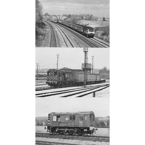 556 - Railway. Modern Traction. Approx. 200, black and white, with a few colour, postcard size prints. The... 