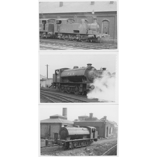 63 - Railway. Industrial. A very good assortment of approx. 400, black and white, postcard and smaller si... 