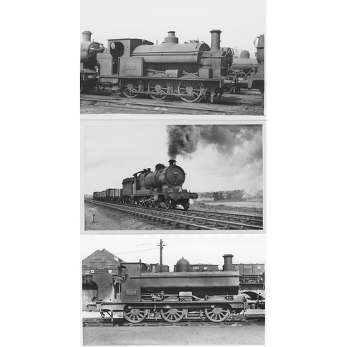 65 - Railway. G.W.R./B.R. Steam. A large assortment of approx. 500, black and white postcard size prints.... 