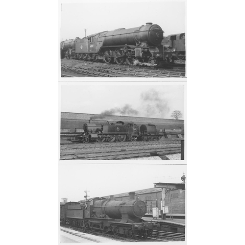 72 - Railway. B.R. Steam. A large assortment of approx. 1100+, black and white postcard size prints, hous... 