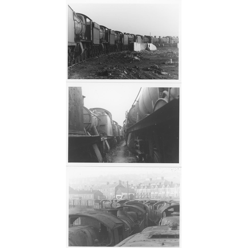 75 - Railway. B.R. Steam. A large assortment of approx. 1200, black and white, mainly 3