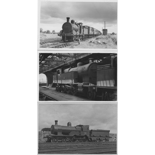 211 - Railway. Overseas Traction - IRELAND. A small assortment of approx. 61, black and white prints. Ther... 