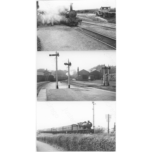 264 - Railway. B.R. Steam. A collection of approx. 200 postcard size, black and white prints, with minor d... 