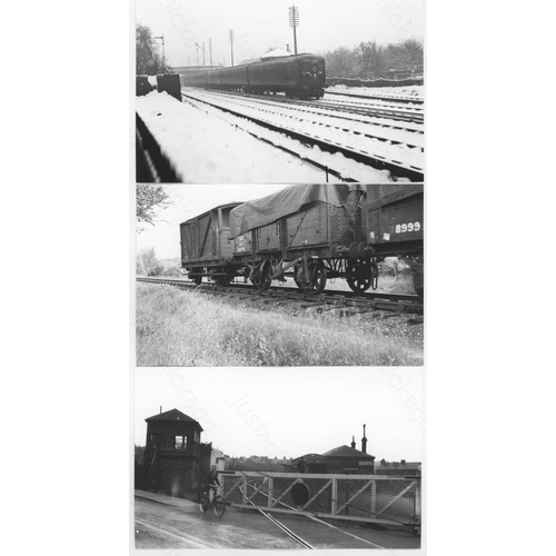 264 - Railway. B.R. Steam. A collection of approx. 200 postcard size, black and white prints, with minor d... 