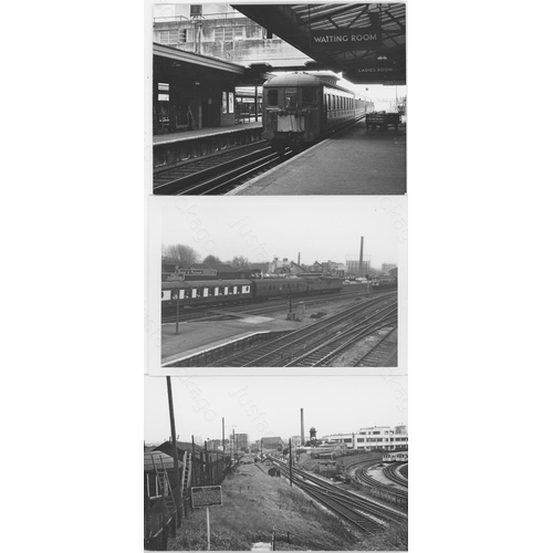 265 - Railway. Modern Traction. A large collection of approx. black and white prints, ranging in size from... 